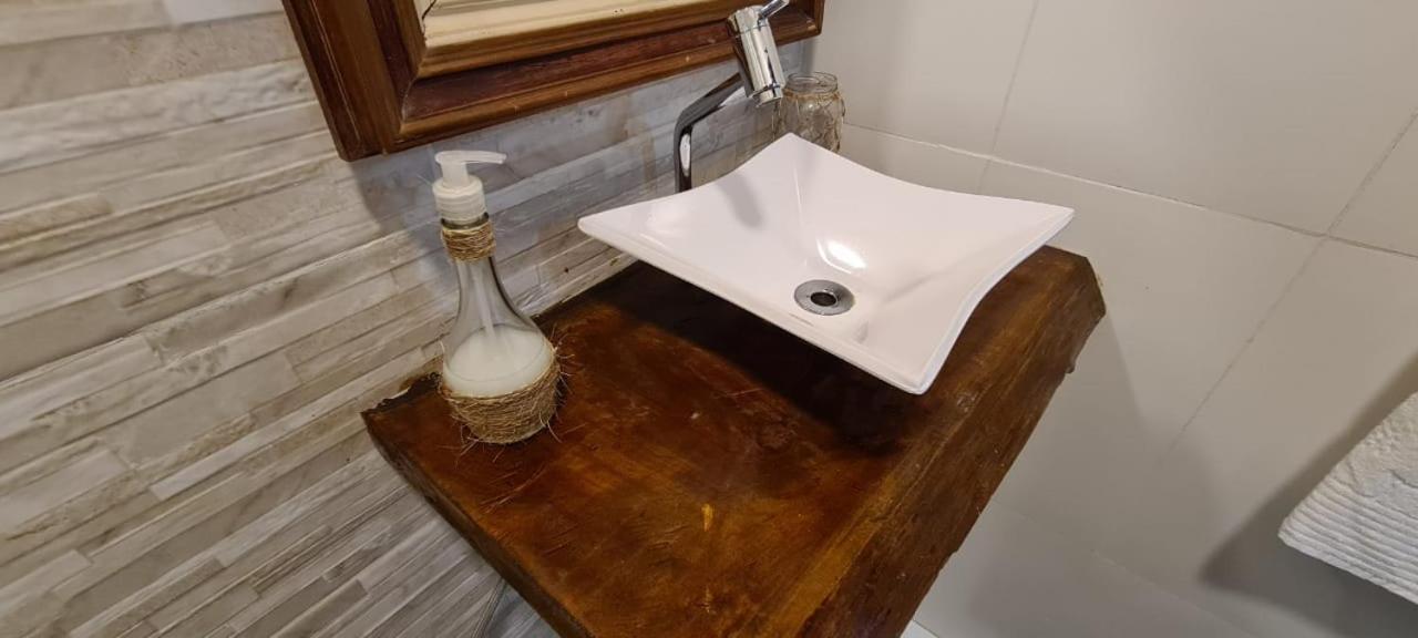 Pousadinha La Em Casa Homestay