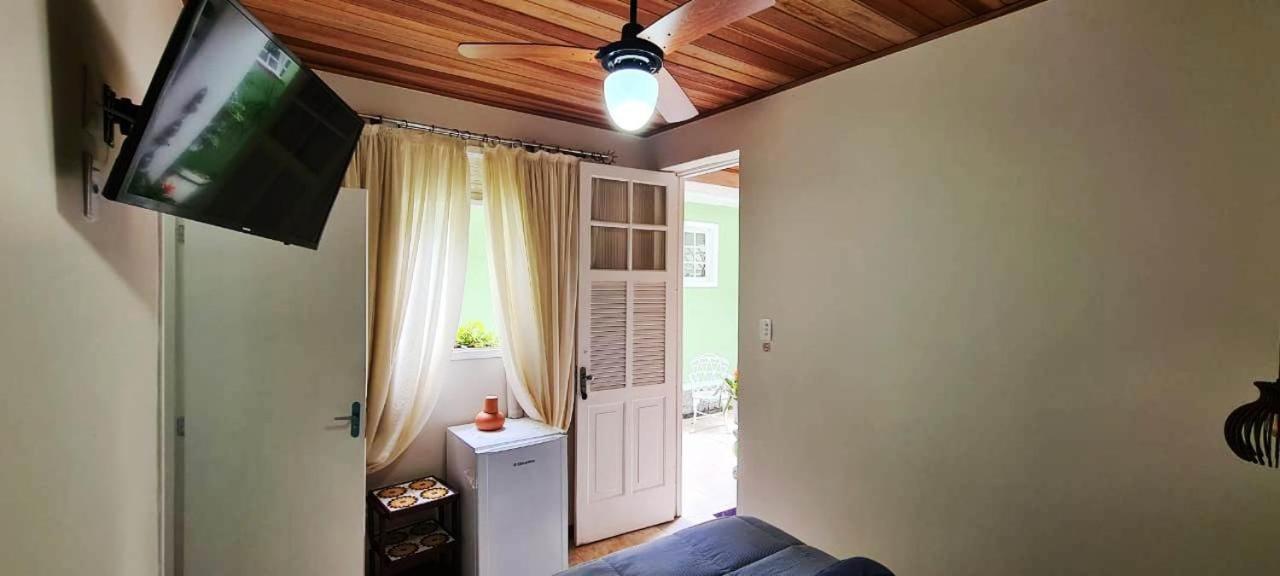 Pousadinha La Em Casa Homestay
